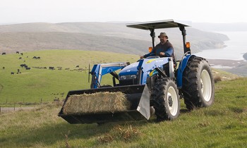 CroppedImage350210-newholland-626TL-frontloaderattachment.jpg