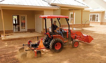 CroppedImage350210-Kubota-B26-TLB-2015.jpg